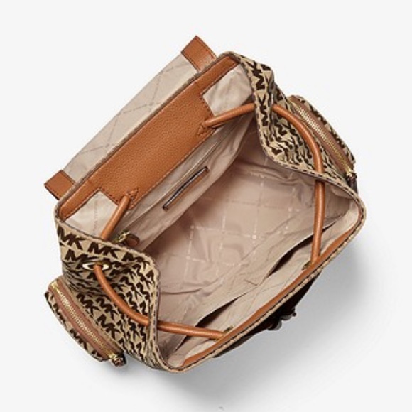 SALE‼️ 👜💕- Michael Kors Large Backpack school - Picture 4 of 4